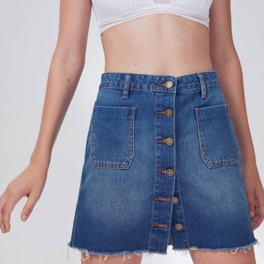 BDG Button Front Frayed Hem Jean Mini Skirt Size Medium